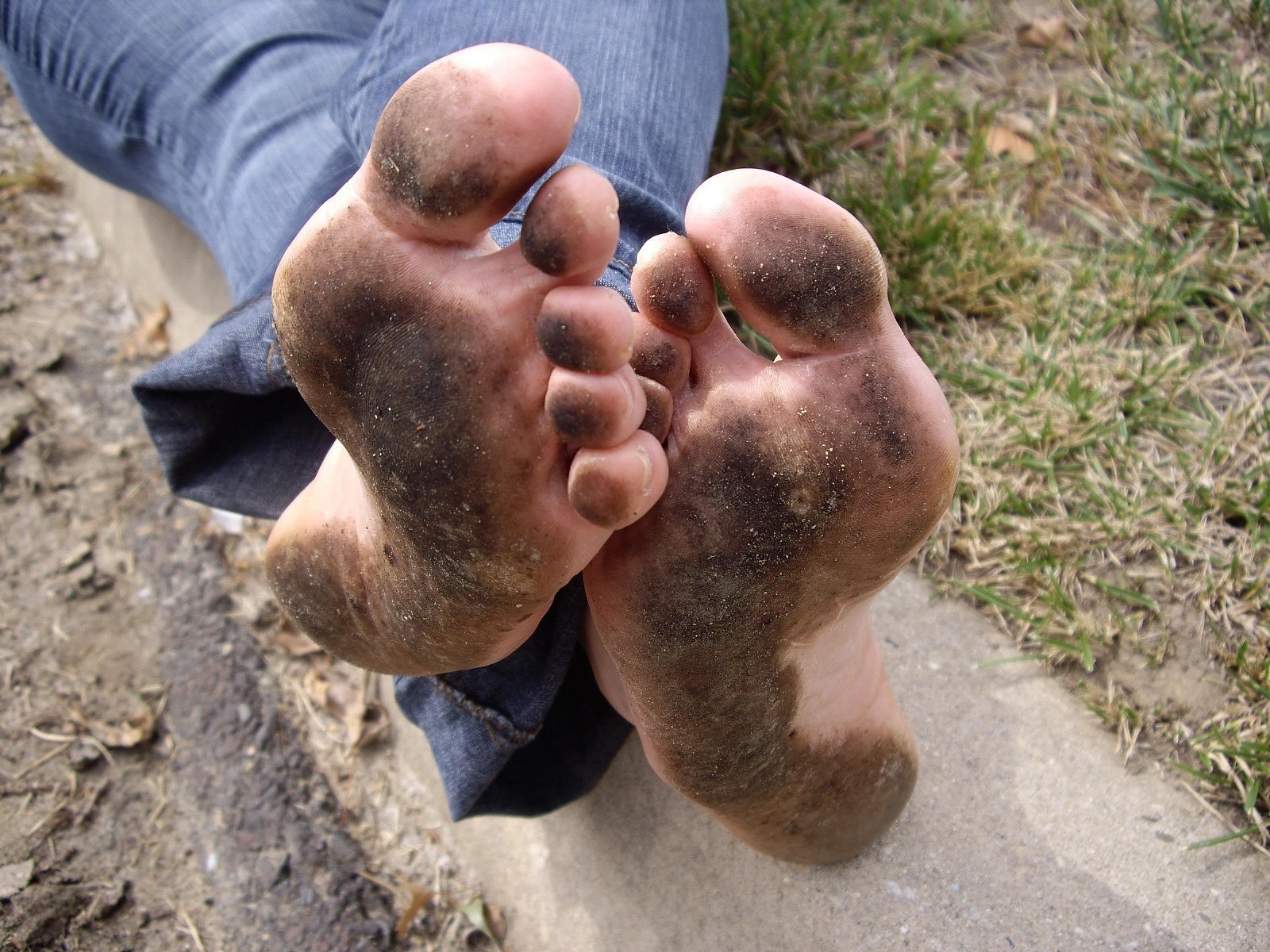 Ebony dirty feet