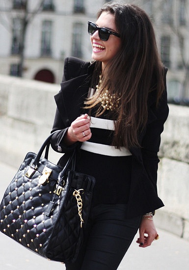 Double Lapel Fit-and-flare Blazer - Black2