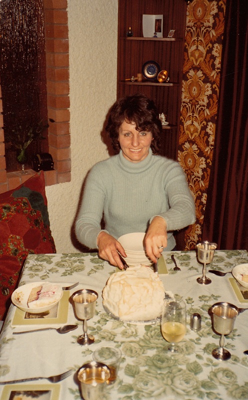 Suz's birthday at Robins Road August 1982