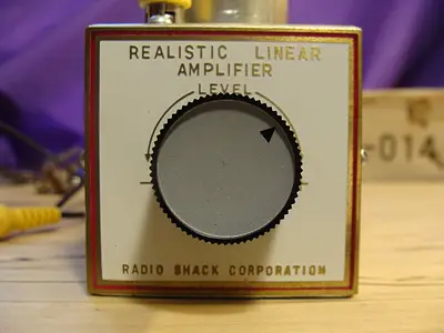 Realistic cathode follower linear amplifier