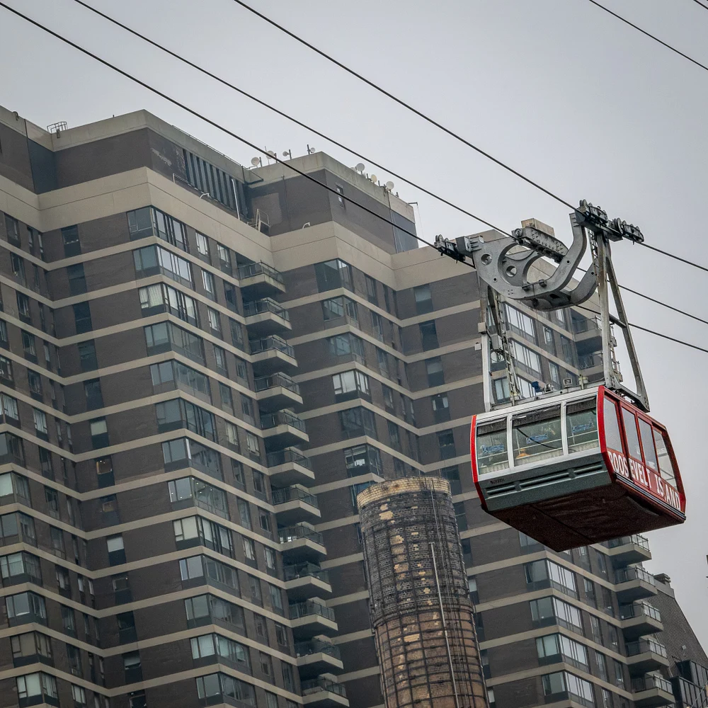 Roosevelt Island Tramway Over Manhattan Skyline