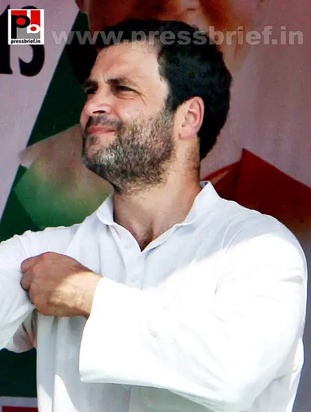 Rahul Gandhi in Aligarh; seeks support for Congress (2)...