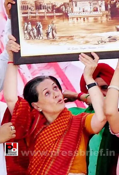 Sonia Gandhi in Barnala, Punjab (4) by Pressbrief In