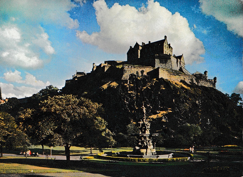 Edinburgh Castle and Ross Fountain