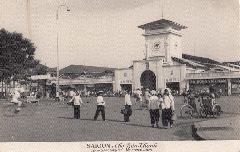 Saigon - the central market - Vietnam vintage postcard (Ho Chi Minh City)