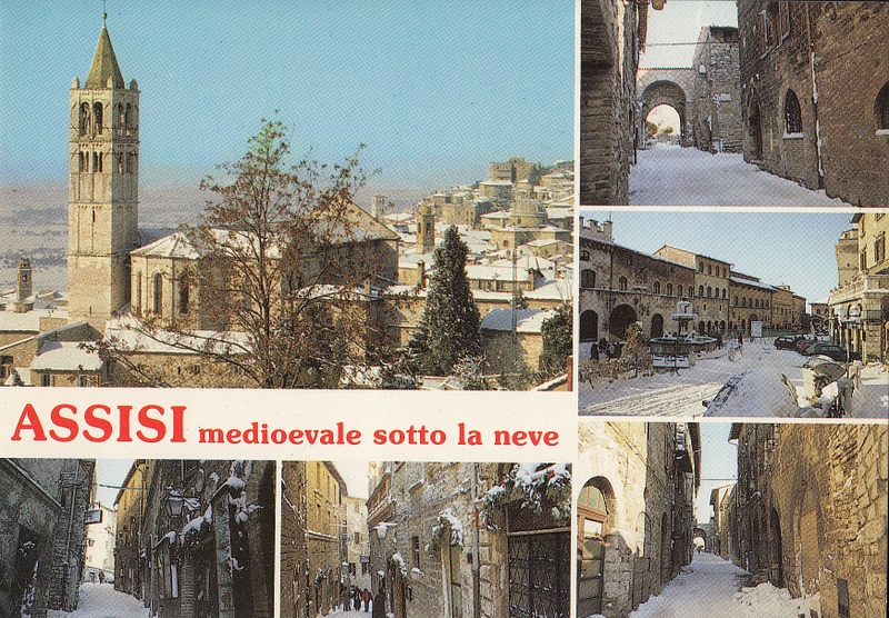 Assisi medioevale sotto la neve, Italy