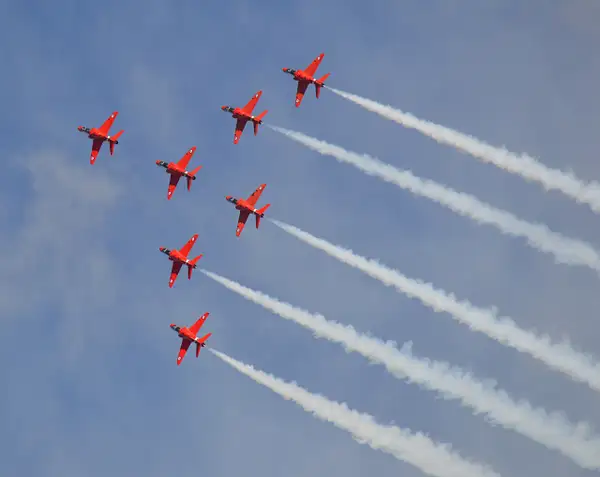 Red Arrows 3 by GrahamCooke