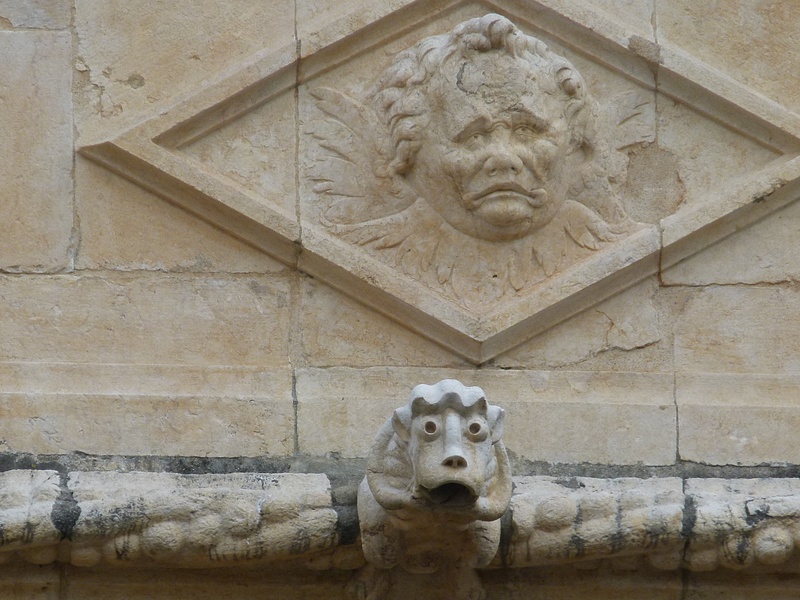 9 Detail from cloister in Mosteiro Dos Jeronimos