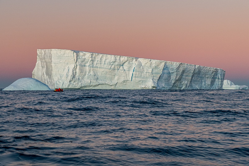 4 Iceberg at sunset