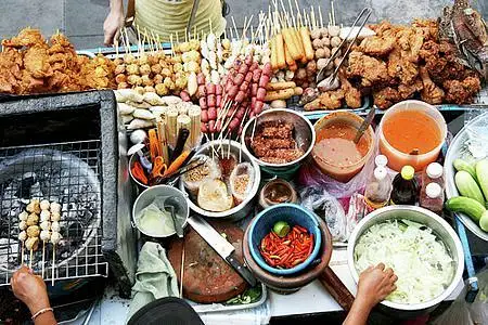 thailand bangkok street food by Gabriel le Roux