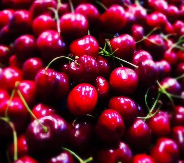 again some beautiful cherries by Gabriel le Roux