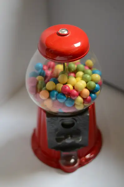 19. Kauwgomballen automaat, kunststof, 29 cm by...