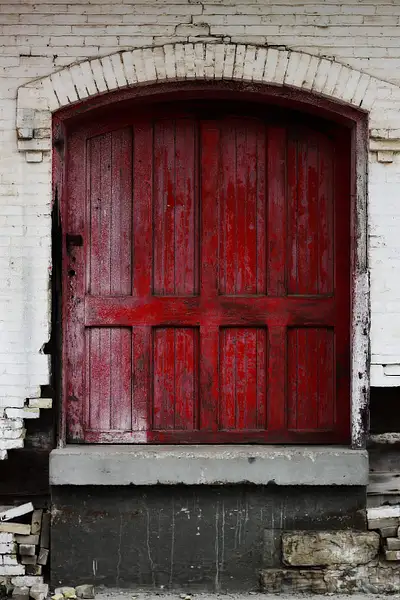 red door by zippythechipmunk