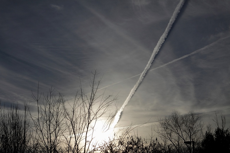 freaky contrail