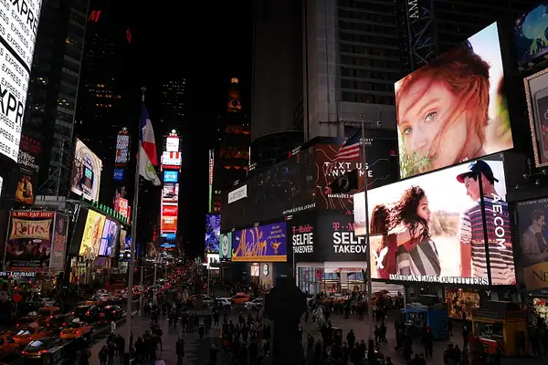 Times Square by hannajamikko