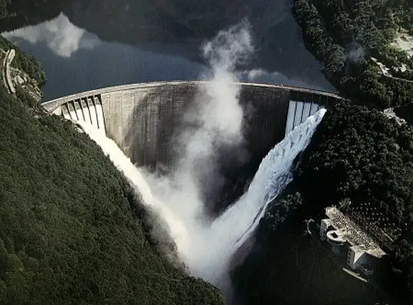 Verzasca-Dam by Michael86331