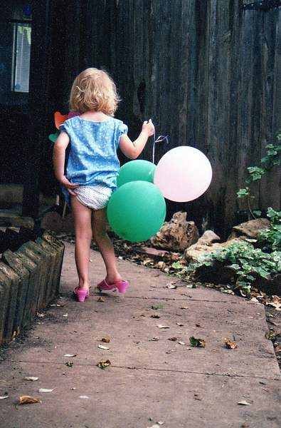 balloon girl by LeslieElliott
