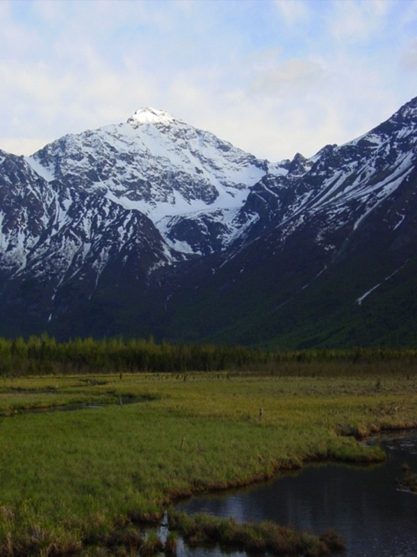 Eagle_River_Valley_from_end_of_road