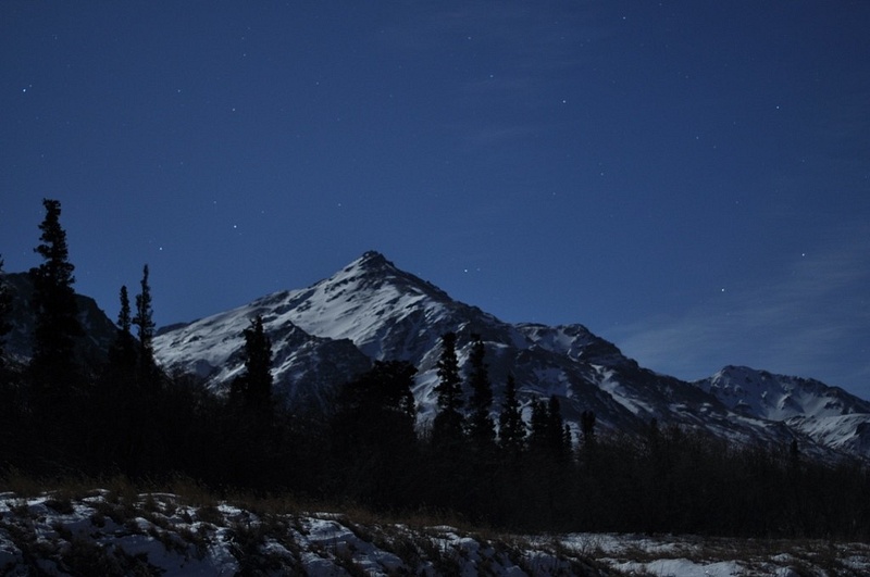 Eastern_Alaska_Range_at_night_(4)