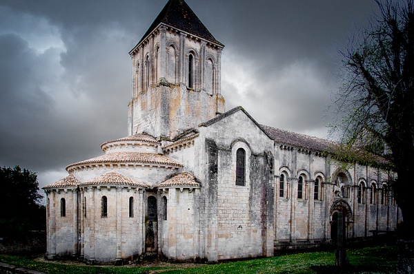 Roman Church - Portfolio - Dan Guimberteau