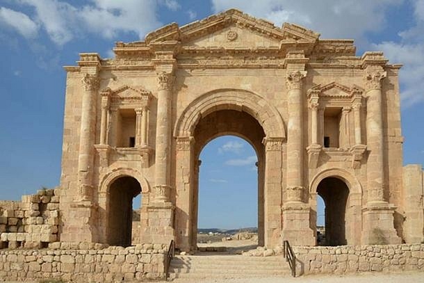 The-Arch-of-Hadrian