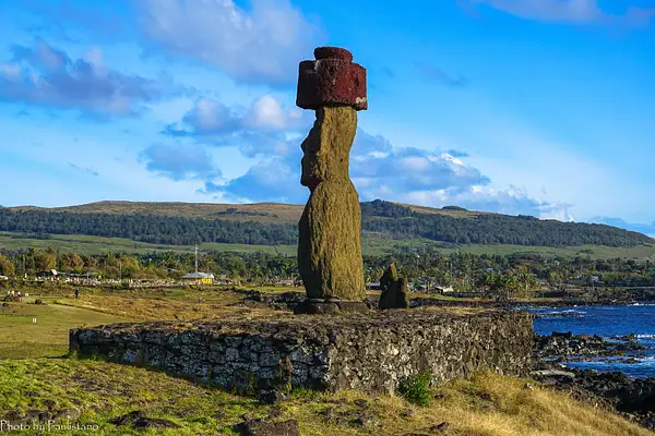 Moai of Ahu Tahai by Vladimir Zhdanov