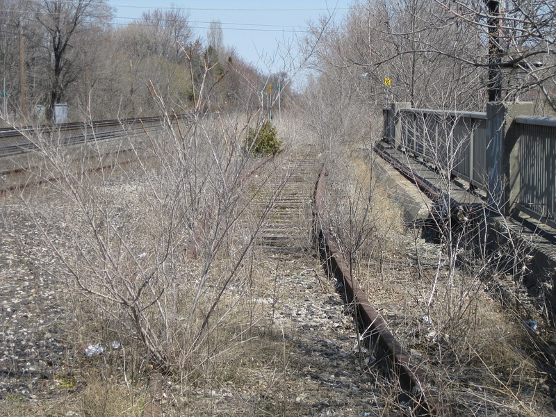 Old tracks leading to Port Credit station