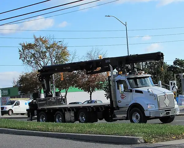 Boom Truck on Dundas. 11-02-20 by RobertArcher