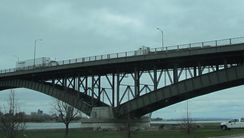 Peace Bridge to USA