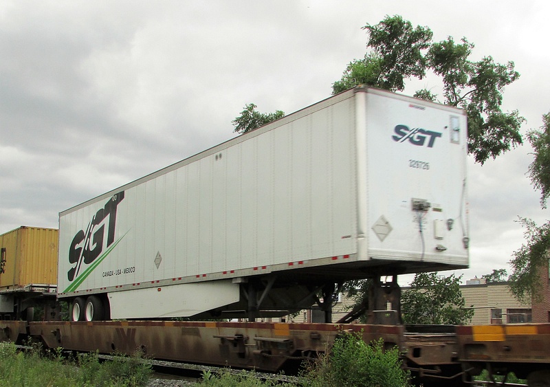 SGT trailer on eXpressway train