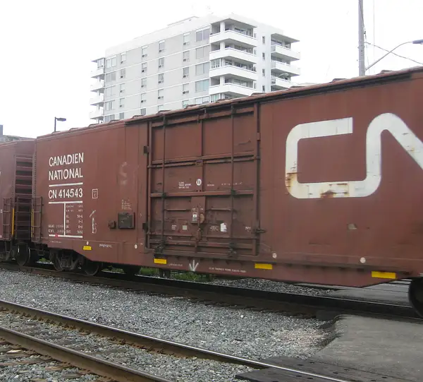 CN 414543 boxcar 08-02-10 by RobertArcher