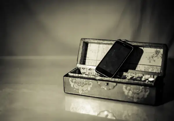 Rebirth_of_a_Phone by MarkGreen