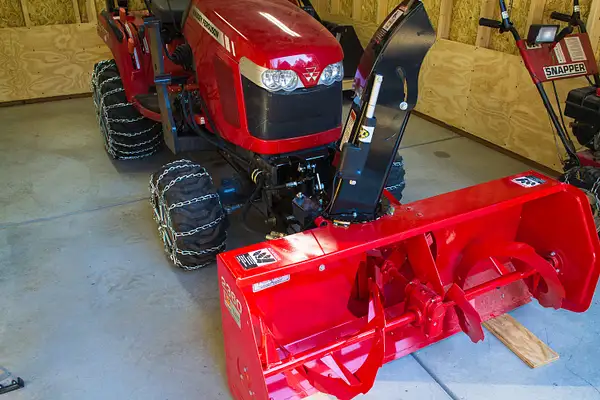 Lil-Red-Snowblower-002-copy by Ski3pin
