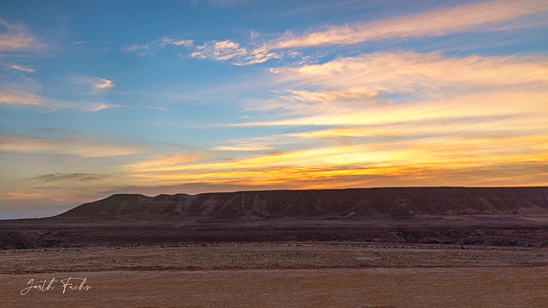 Long hill sunset in the Yemen Desert-1