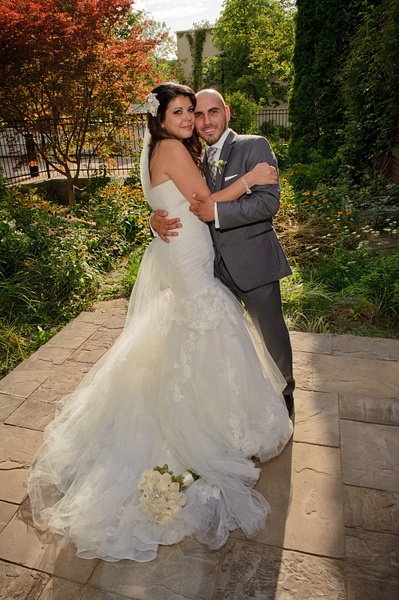 FPMO-Outdoor-Couple - Luminous Light Photo offers Wedding Photography and Video packages  