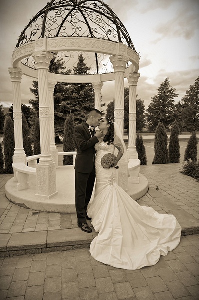 JPJC-Arch-Romantic - Luminous Light Photo offers Wedding Photography and Video packages 