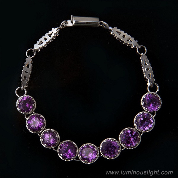 Jewelly-Amethyst_Bracelet - High Quality Product Photography by Luminous Light Photography Toronto