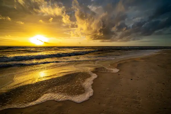 Beach sunset by BlackburnImages