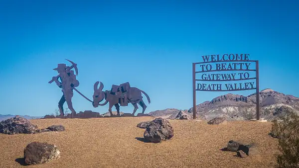 Welcome sign by BlackburnImages