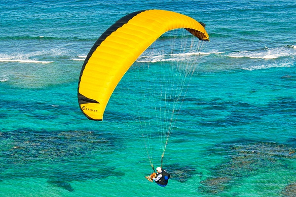 Paragliding over a reef - Sean Finnigan Photo 