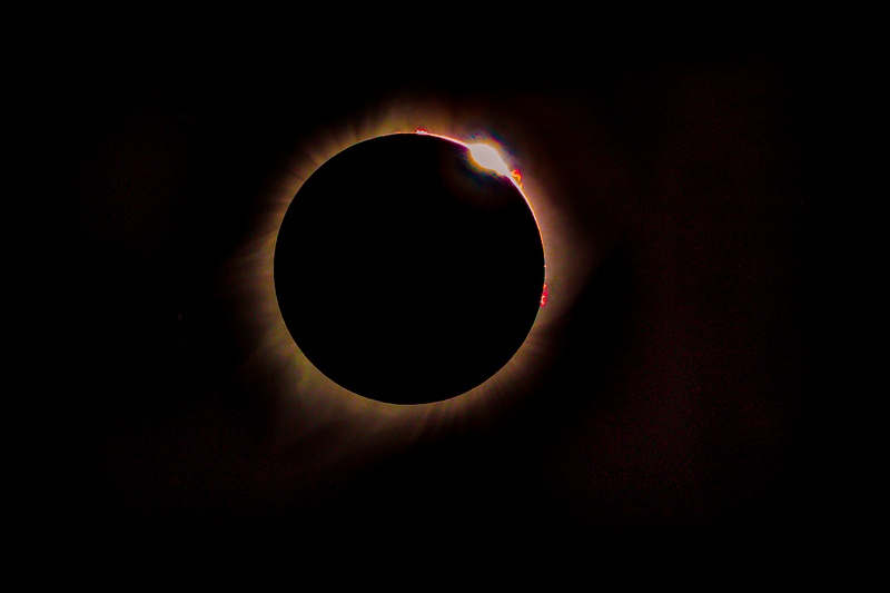 Eclipse Diamond Ring effect