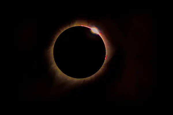 Eclipse Diamond Ring effect by John Roberts