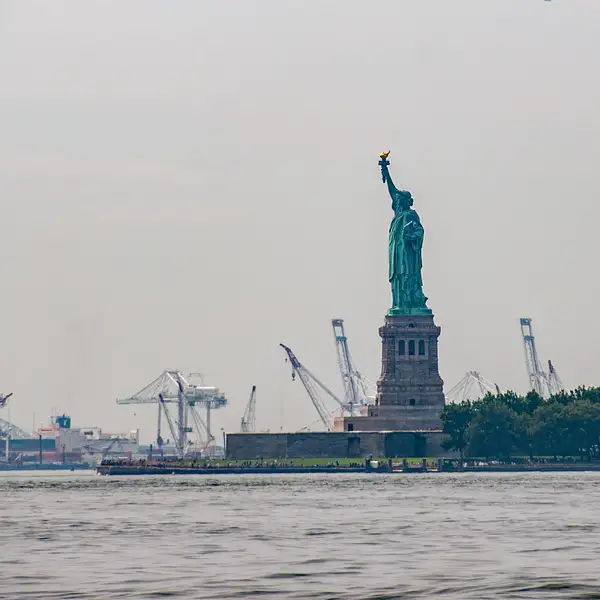 Statue of Liberty by Hans Lie