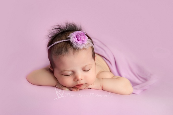 Baby Girl Chin Up - Newborn - Flora Levin Photography  
