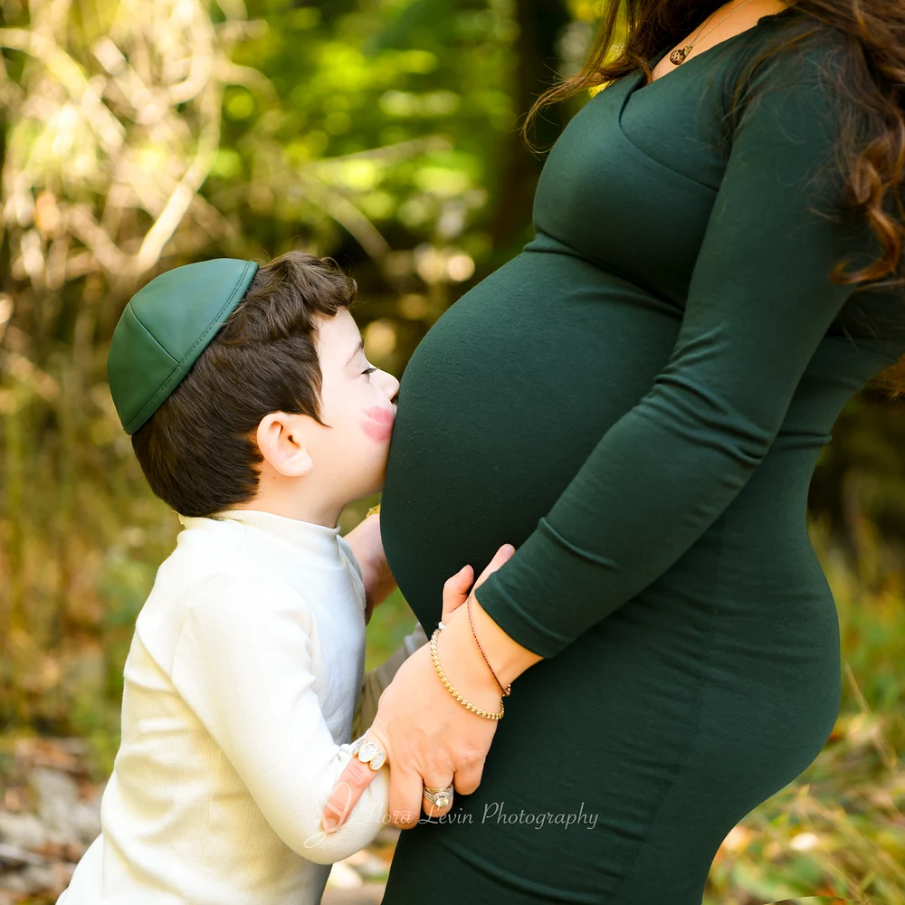 Flora_Levin-maternity photoshoot mother and son