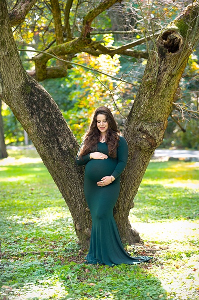 Flora_Levin-maternity photoshoot in the park - Maternity - Flora Levin Photography 
