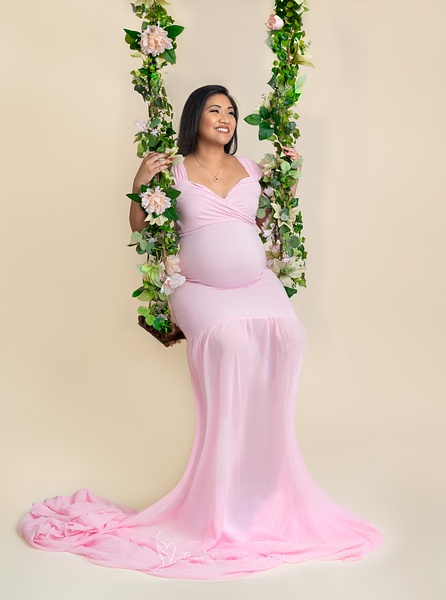 Flora_Levin-maternity photoshoot pink swing - Maternity - Flora Levin Photography 