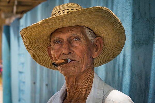 Viñales_Cuba_Cigar - Cuba - Sten Pechner