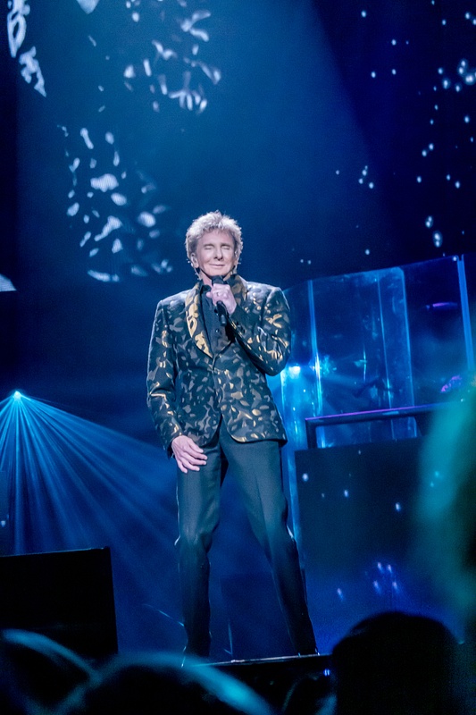 08142022ManilowPhilly-768