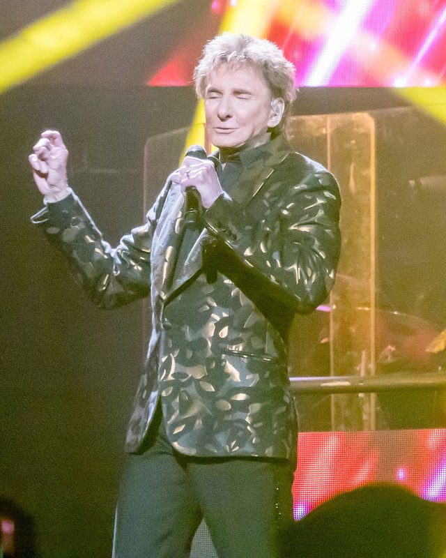 08142022ManilowPhilly-486